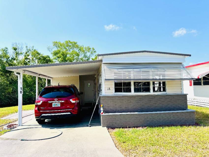 Winter Haven, FL Mobile Home for Sale located at 18 Henry Drive Garden Mobile Village